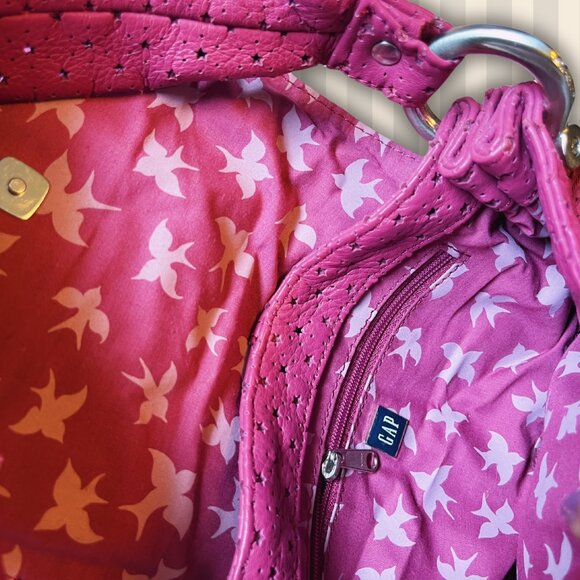Secondhand Vintage 2000’s GAP pink leather mini purse with star cut-out details - Picture 3 of 4